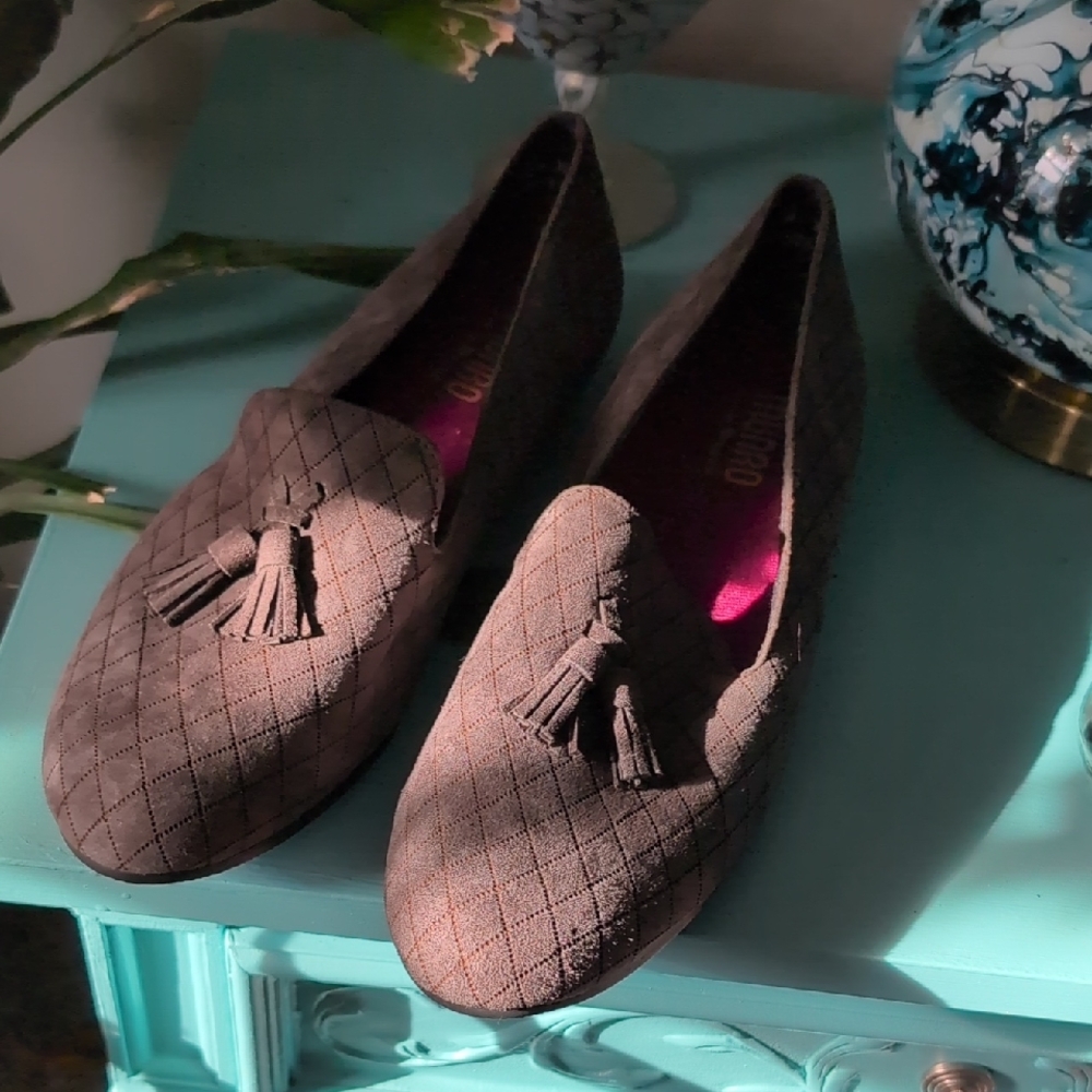 Munro Quilted Brown Tassel Loafers